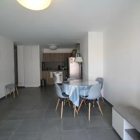 - Opaline Liberation 2 Chambres Apartmán *